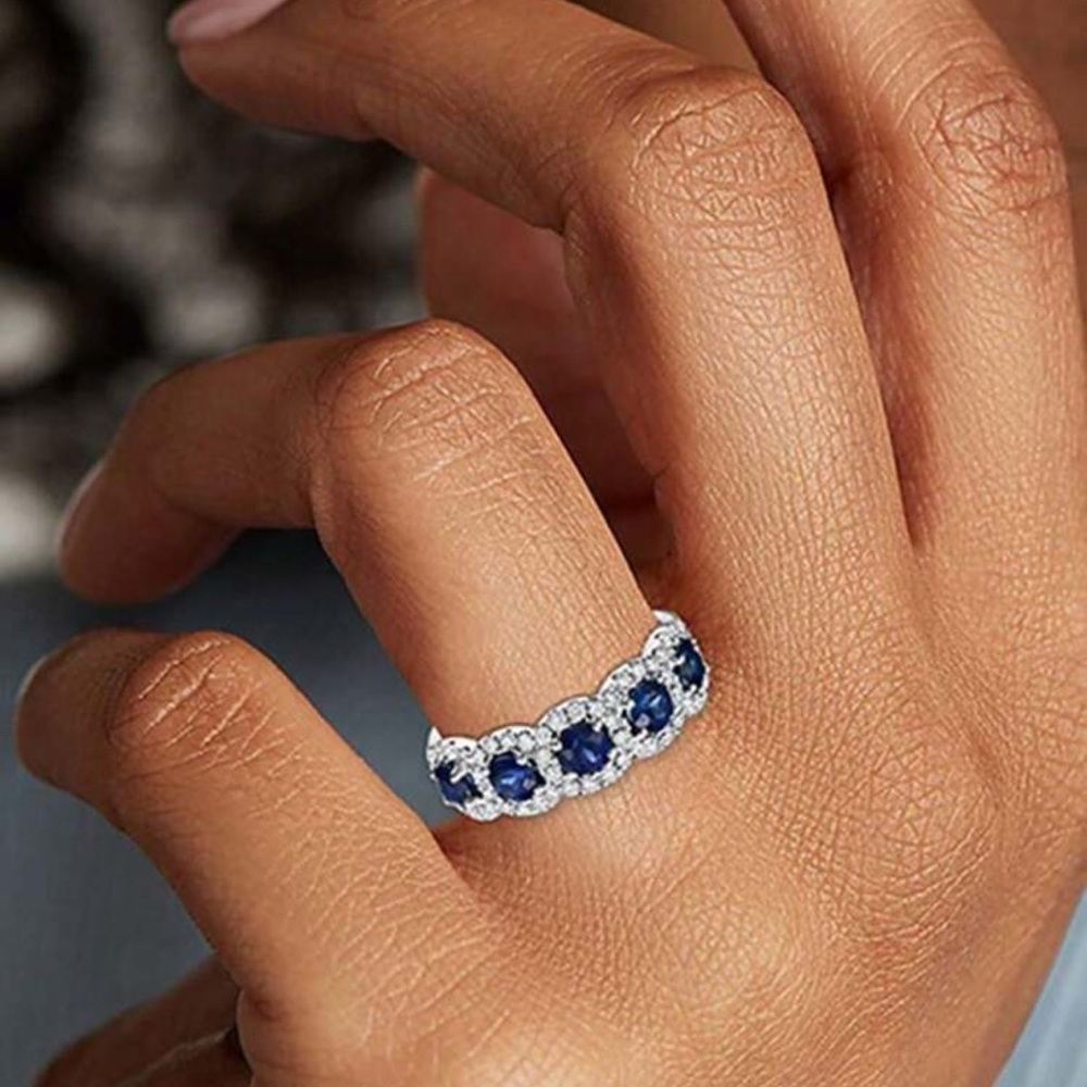EMERALD WEDDING RING